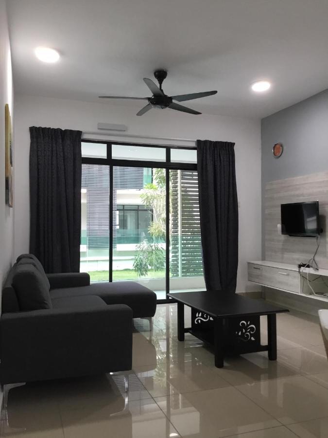 The Meadow Park Apartment กัมปาร์ ภายนอก รูปภาพ