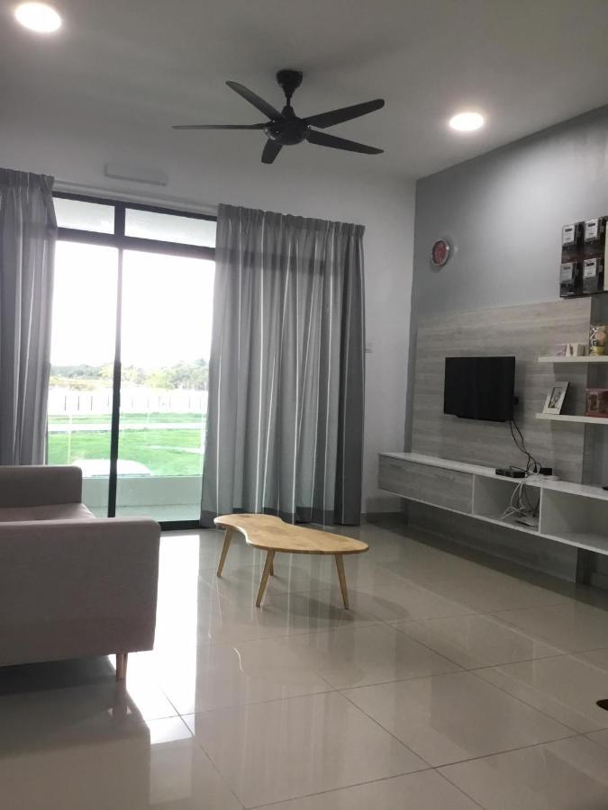The Meadow Park Apartment กัมปาร์ ภายนอก รูปภาพ