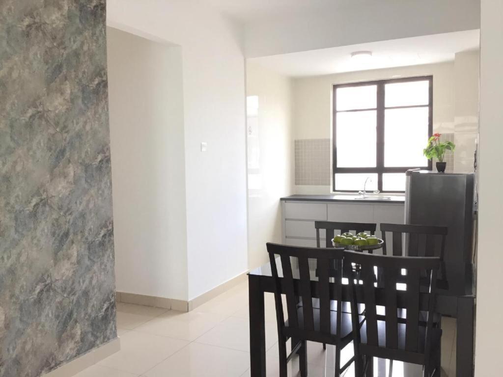 The Meadow Park Apartment กัมปาร์ ภายนอก รูปภาพ