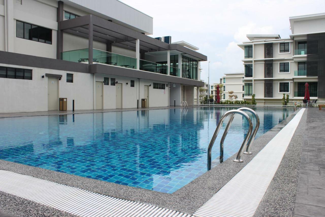 The Meadow Park Apartment กัมปาร์ ภายนอก รูปภาพ